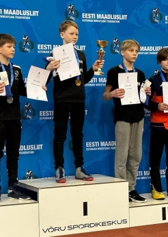 MK Hammerlocki maadleja Dominik Samuel -38kg U-15 Eesti meistrivõistlustel.